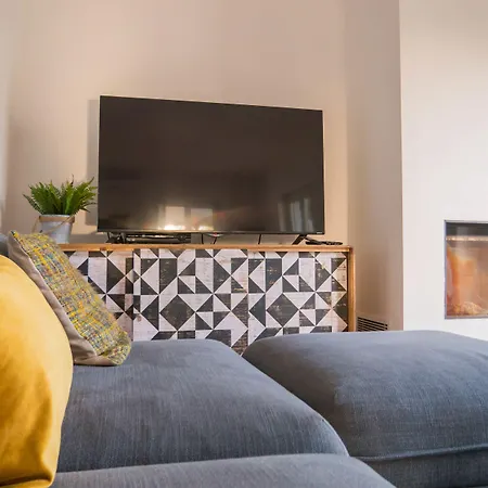 Bed & Breakfast Azen Cool House 3*