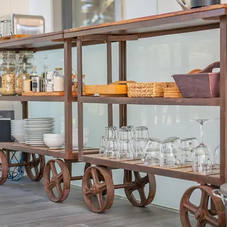 Bed & Breakfast Azen Cool House