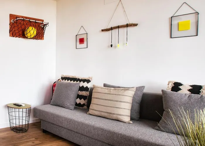 Azen Cool House Bed & Breakfast