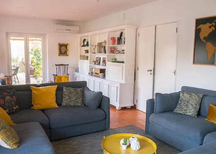 Azen Cool House Bed & Breakfast