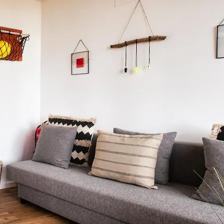Azen Cool House Bed & Breakfast