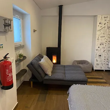 Frühstückspension Azen Cool House