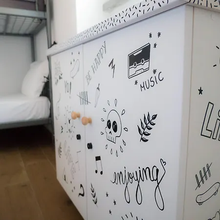 Azen Cool House 3* 아젠하스도마르
