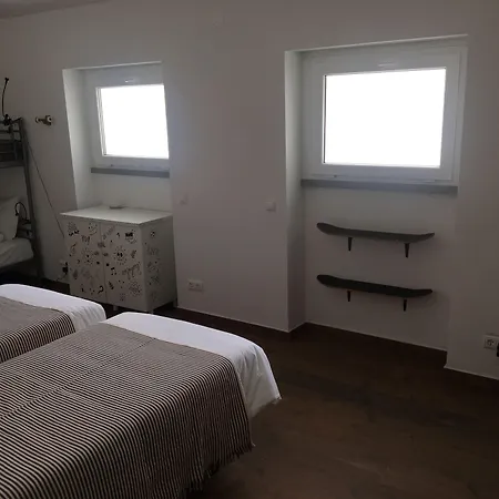 Azen Cool House Alojamento de Acomodação e Pequeno-almoço Azenhas do Mar