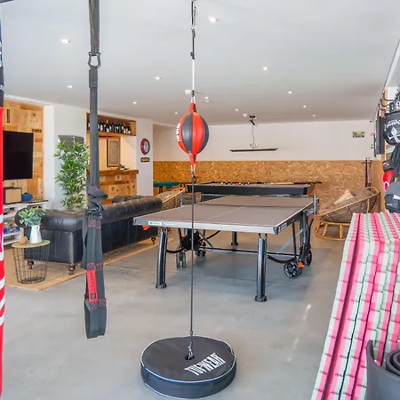 Azen Cool House Bed & Breakfast