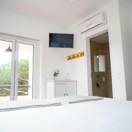 Azen Cool House Bed & Breakfast 3*