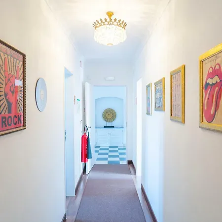 Bed & Breakfast Azen Cool House