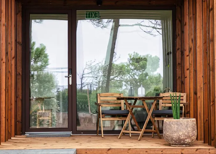 Azen Cool House Bed & Breakfast