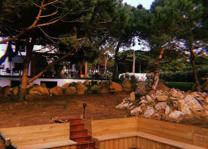 Azen Cool House